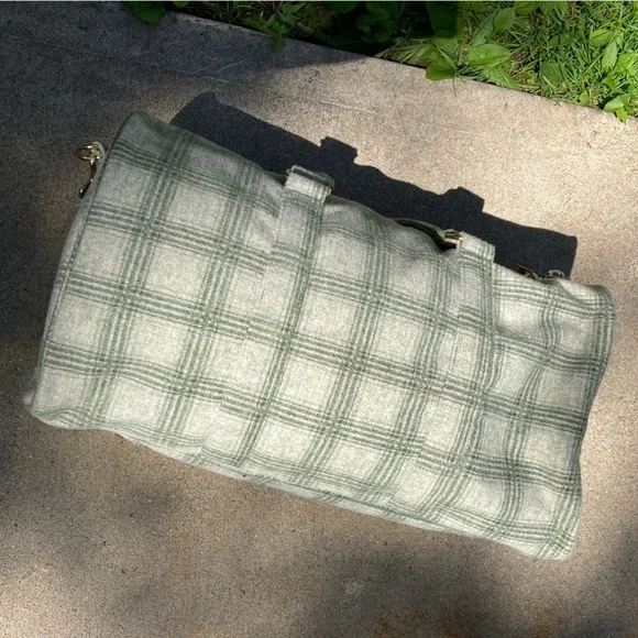 Stoney Clover Lane Wool Plaid Duffle Bag Snowed In Green - Picture 16 of 17